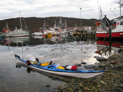 24. Dagens store mål, Kvaløyvågen. Dagens avis pluss noen store sjokolader.